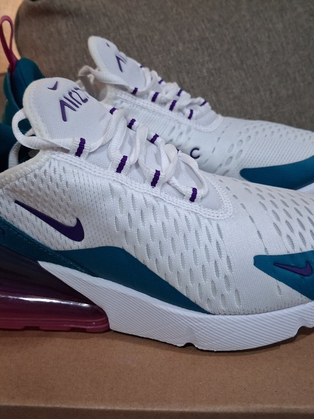 Nike Air Max 270 White Teal Purple Pink Women's Shoes Size 8 Great Condition